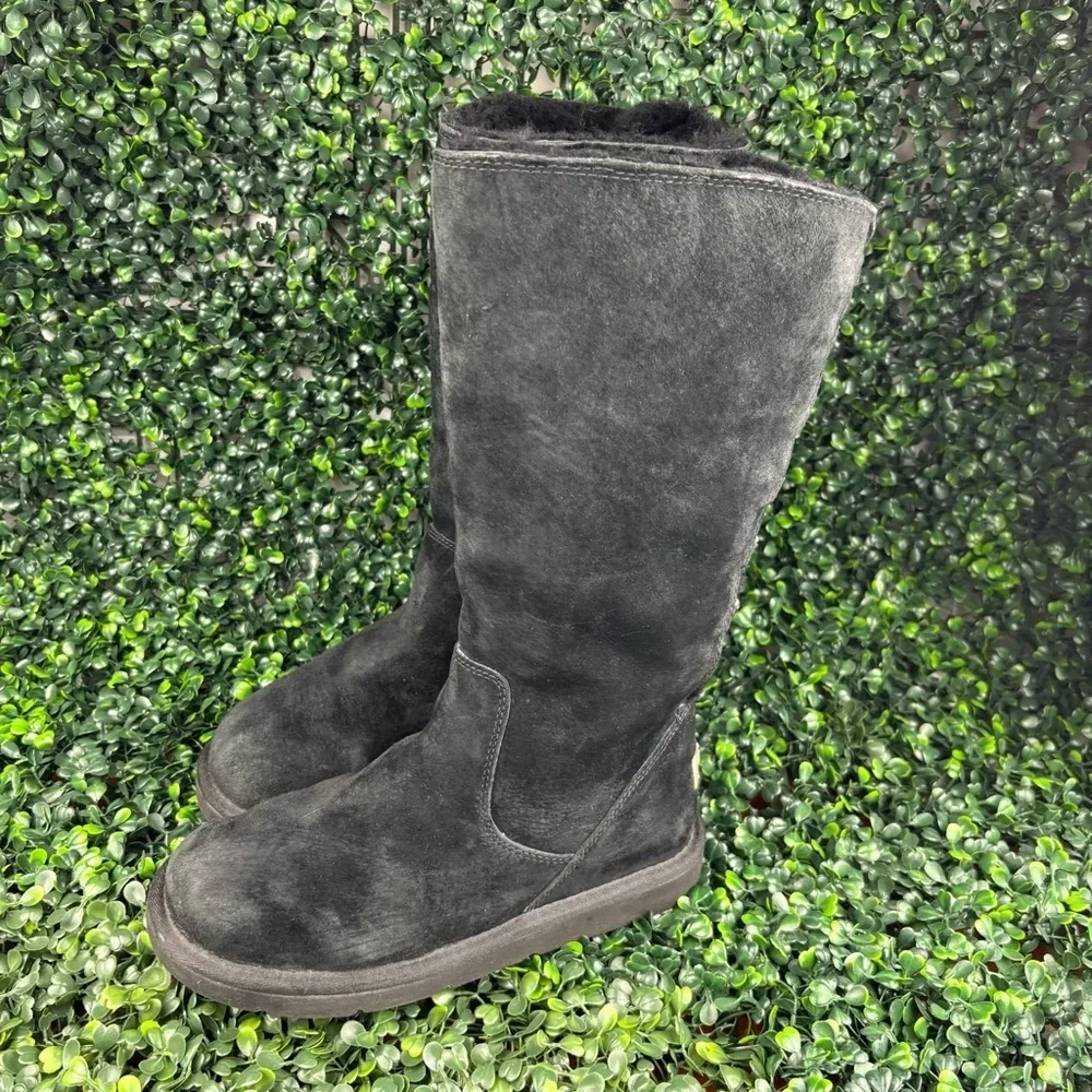 UGG KNIGHTSBRIDGE BLACK SUEDE TALL BOOTS SIZE 6 WOMAN